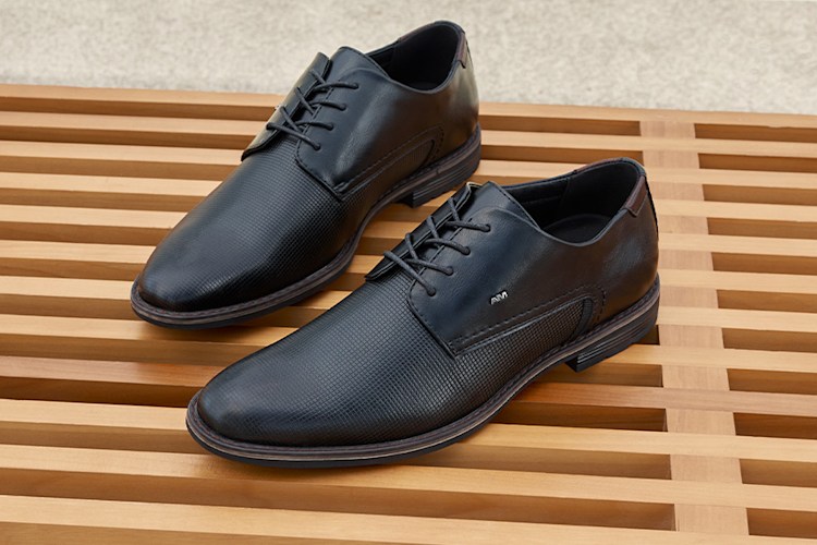 Compra calzado ropa y accesorios para hombre DEICHMANN